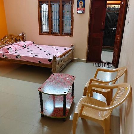Sri Annai Home Stay I Tiruvannāmalai Exterior foto